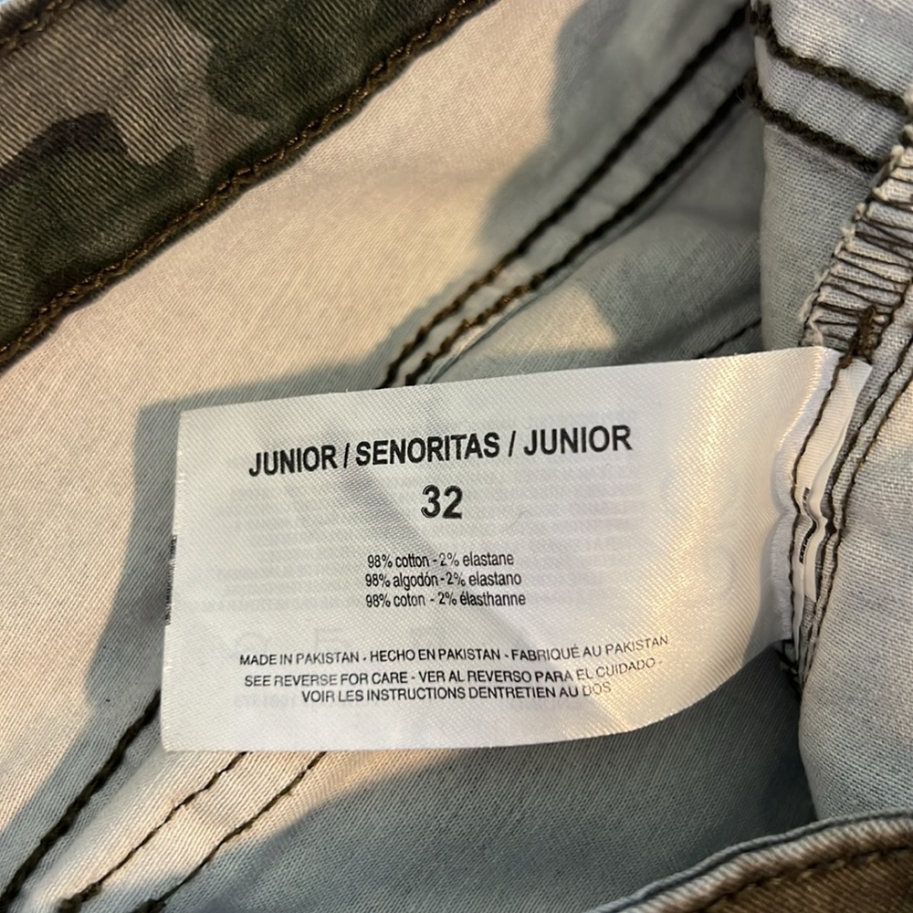 William Rast Straight Leg camo jeans - Picture 7 of 8